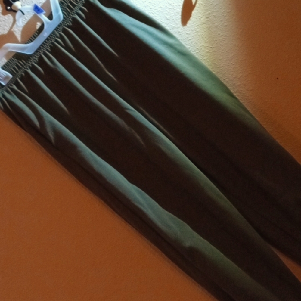 Army green sweats cinched bottom